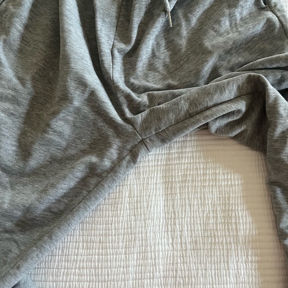 Assorted brand sweat pants! Size M, super soft! Never worn - Picture 3 of 3